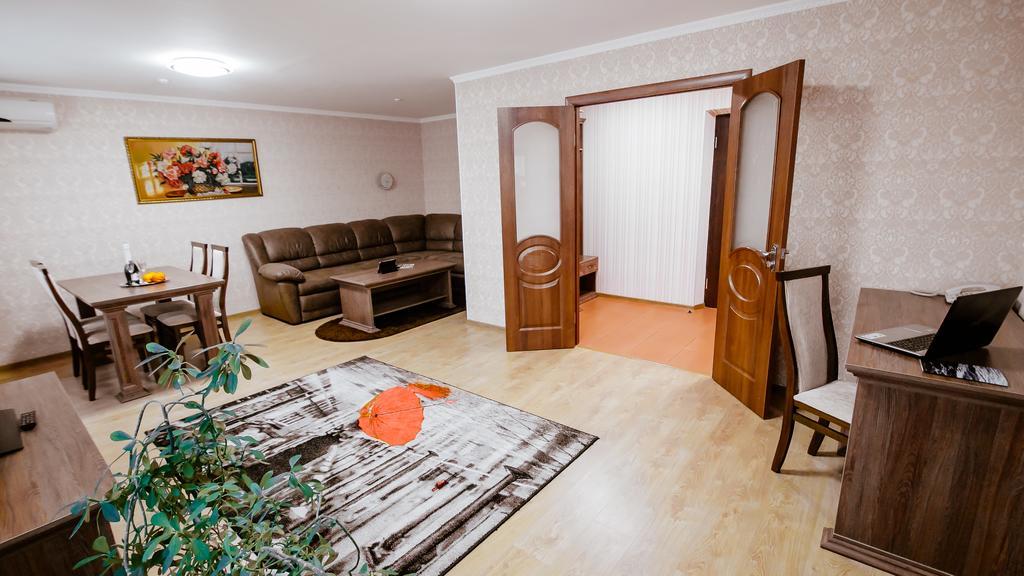 Hotel Ukraine Černihiv Exteriér fotografie